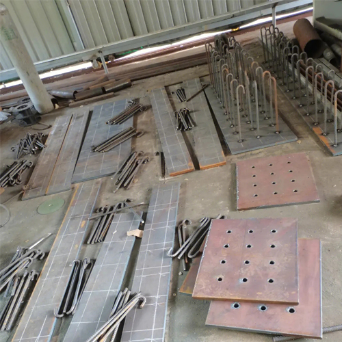 有哪些其他因素会影响汉中预埋件位置的确定？